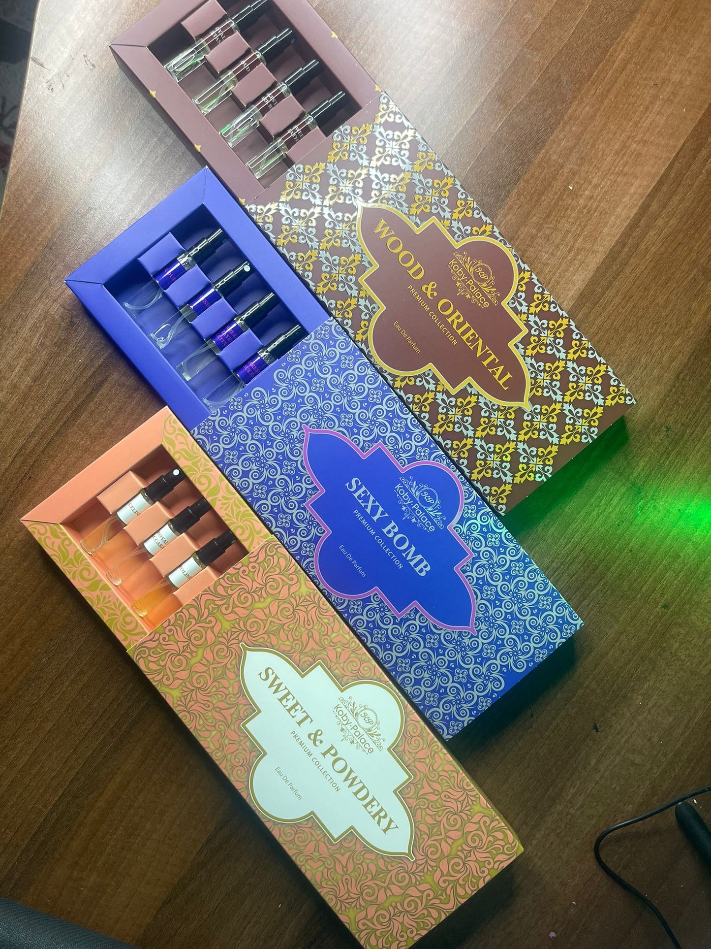 PREMIUM COLLECTION 5ML*8 BUC KOBYPALACE ( WOOD & ORIENTAL BOX)